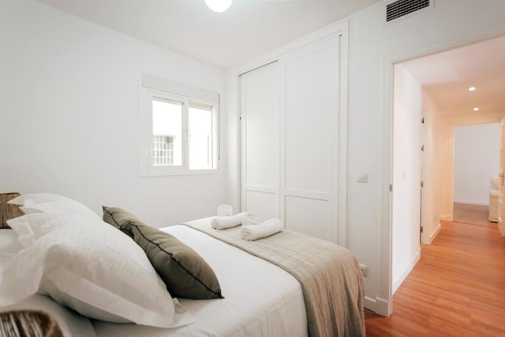 O&L Murillo Bright Apartment - Terrace & Parking Seville Ngoại thất bức ảnh